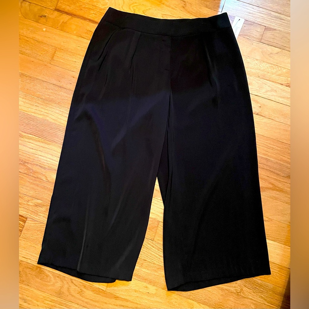 NEW Laundry by Shelli Segal Black crop flare women’s pants size 8- NWT